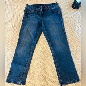 Elle Tokyo/New York Straight Leg Jeans-Size 6. In Excellent Condition.